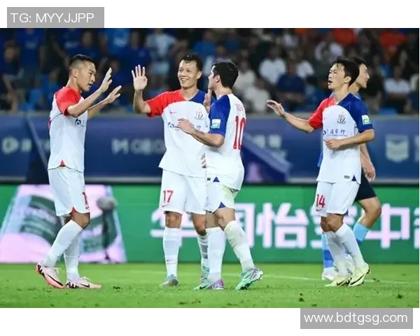 南通支云迎战申花期待精彩对决双方球员全力以赴争夺胜利荣耀