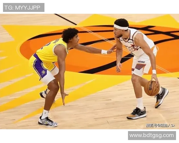 威金斯在对阵湖人的比赛中展现出色表现助力勇士逆转胜利