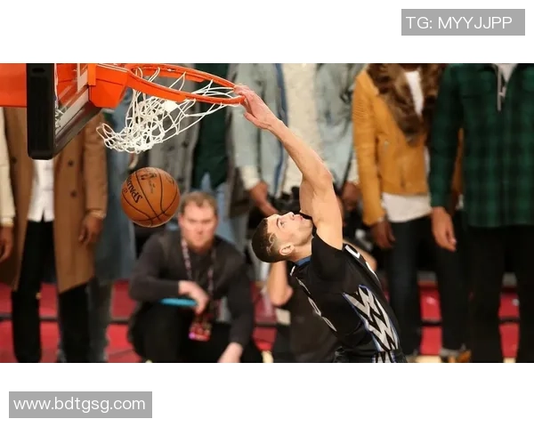 扎克拉文与卡特的精彩对决谁能在NBA赛场上笑到最后